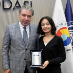 Yılın Genci Ödülü Yalova Üniversitesi’ne Gurur Yaşattı: Nisa Nur Keklik Başarısıyla Takdir Topladı 22 Yılın Genci Ödülü Yalova Üniversitesi’ne Gurur Yaşattı: Nisa Nur Keklik Başarısıyla Takdir Topladı