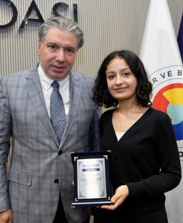 Yılın Genci Ödülü Yalova Üniversitesi’ne Gurur Yaşattı: Nisa Nur Keklik Başarısıyla Takdir Topladı 4 Yılın Genci Ödülü Yalova Üniversitesi’ne Gurur Yaşattı: Nisa Nur Keklik Başarısıyla Takdir Topladı