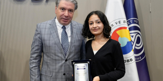Yılın Genci Ödülü Yalova Üniversitesi’ne Gurur Yaşattı: Nisa Nur Keklik Başarısıyla Takdir Topladı