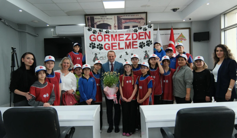 BAŞKAN YELE’DEN ‘GÖRMEZDEN GELME’ PROJESİNE TAM DESTEK 1 BAŞKAN YELE’DEN ‘GÖRMEZDEN GELME’ PROJESİNE TAM DESTEK