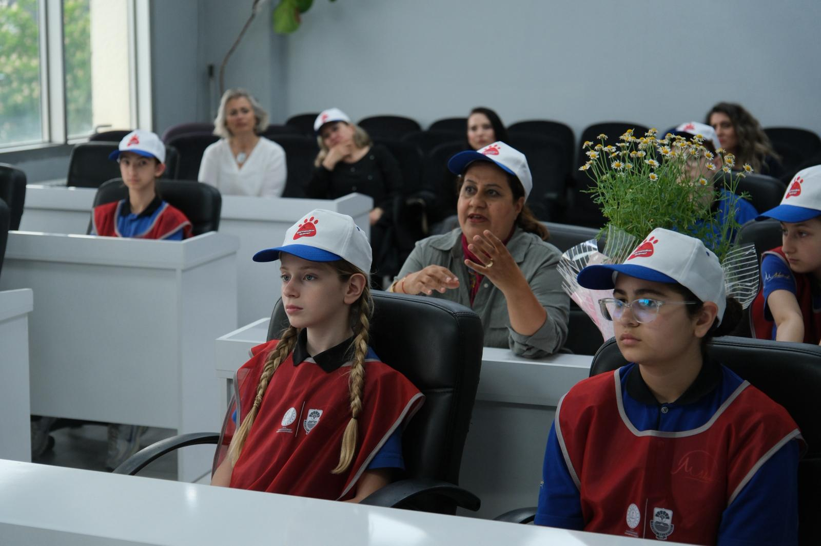 BAŞKAN YELE’DEN ‘GÖRMEZDEN GELME’ PROJESİNE TAM DESTEK 6 BAŞKAN YELE’DEN ‘GÖRMEZDEN GELME’ PROJESİNE TAM DESTEK