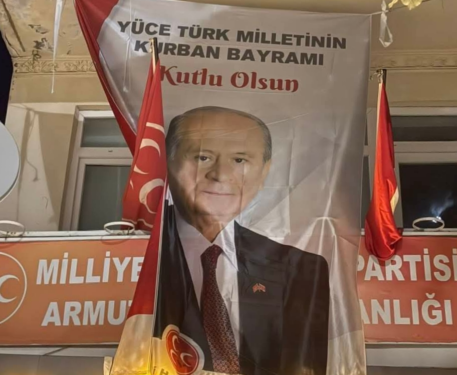 MHP’den Kurban Bayramı Mesajı Yalova’nın Dört Bir Yanında: Devlet Bahçeli’nin Bayram Afişleri Asıldı 8 MHP’den Kurban Bayramı Mesajı Yalova’nın Dört Bir Yanında: Devlet Bahçeli’nin Bayram Afişleri Asıldı