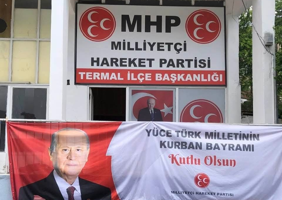 MHP’den Kurban Bayramı Mesajı Yalova’nın Dört Bir Yanında: Devlet Bahçeli’nin Bayram Afişleri Asıldı 9 MHP’den Kurban Bayramı Mesajı Yalova’nın Dört Bir Yanında: Devlet Bahçeli’nin Bayram Afişleri Asıldı