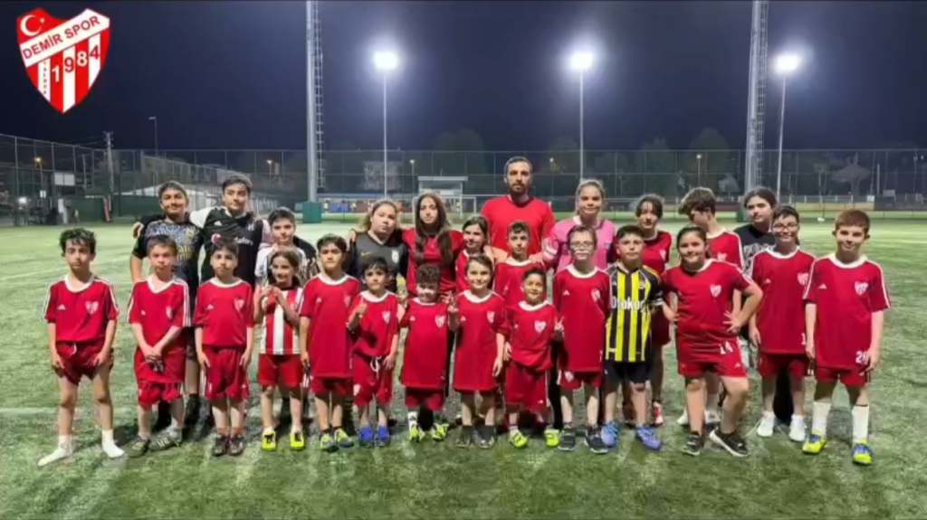 Yalova Demirspor’dan Geleceğe Yatırım: Çocuklar İçin Ücretsiz Spor Eğitimiyle Sağlıklı Nesiller Yetişiyor