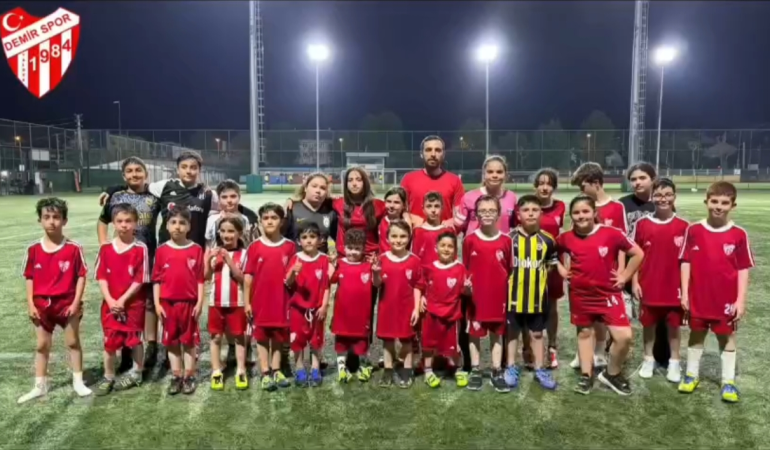 Yalova Demirspor’dan Geleceğe Yatırım: Çocuklar İçin Ücretsiz Spor Eğitimiyle Sağlıklı Nesiller Yetişiyor