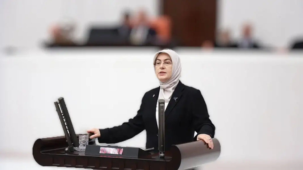 Meliha Akyol’dan TBMM Önündeki Sloganlara Sert Tepki: “Milli İradeye Yönelik Saygısızlık Kabul Edilemez”