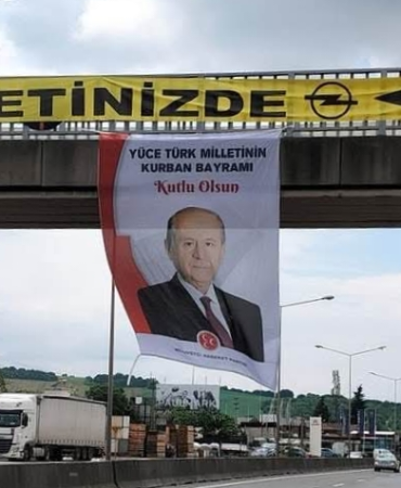 MHP Yalova Teşkilatı’ndan Kurban Bayramı Mesajı: Devlet Bahçeli’nin Bayram Afişleri İl Genelinde Caddeleri Süsledi