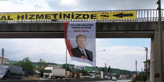 MHP Yalova Teşkilatı’ndan Kurban Bayramı Mesajı: Devlet Bahçeli’nin Bayram Afişleri İl Genelinde Caddeleri Süsledi 54 MHP Yalova Teşkilatı’ndan Kurban Bayramı Mesajı: Devlet Bahçeli’nin Bayram Afişleri İl Genelinde Caddeleri Süsledi