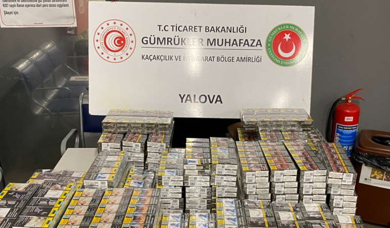 Yalova Ro-Ro Limanı’nda Kaçak Sigara Operasyonu: 237 Bin TL Değerinde 2 Bin 160 Paket Sigara Ele Geçirildi 1 Yalova Ro-Ro Limanı’nda Kaçak Sigara Operasyonu: 237 Bin TL Değerinde 2 Bin 160 Paket Sigara Ele Geçirildi