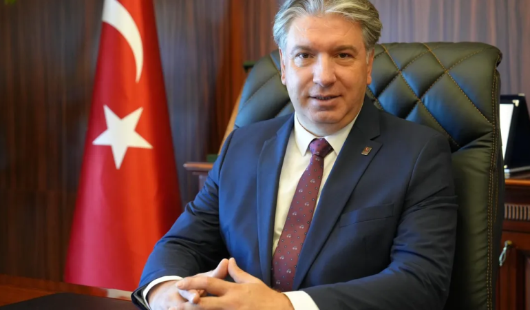 Yalova Üniversitesi Rektörü Prof. Dr. Mehmet Bahçekapılı’dan Kurban Bayramı Mesajı: 1 Yalova Üniversitesi Rektörü Prof. Dr. Mehmet Bahçekapılı’dan Kurban Bayramı Mesajı: