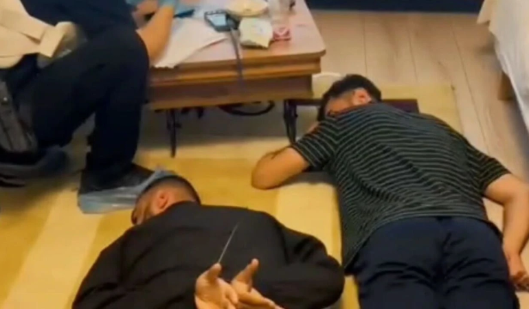 Yalova’da DEAŞ Operasyonu: 5 Şüpheli Yakalandı, 2 Kişi Tutuklandı 6 Yalova’da DEAŞ Operasyonu: 5 Şüpheli Yakalandı, 2 Kişi Tutuklandı