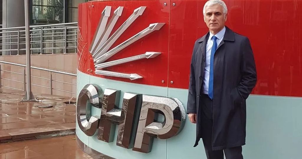 Sinan Giray’dan Kimlik Siyaseti Eleştirisi: “Siyaset Mezhep ve Etnik Kimlikler Üzerinden Değil, Fikirler Üzerinden Yapılmalı”