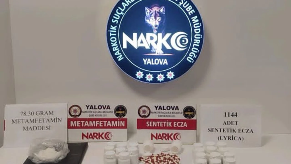 Yalova’da Uyuşturucu Operasyonu: 3 Şüpheli Tutuklandı, Binlerce Hap ve Uyuşturucu Madde Ele Geçirildi