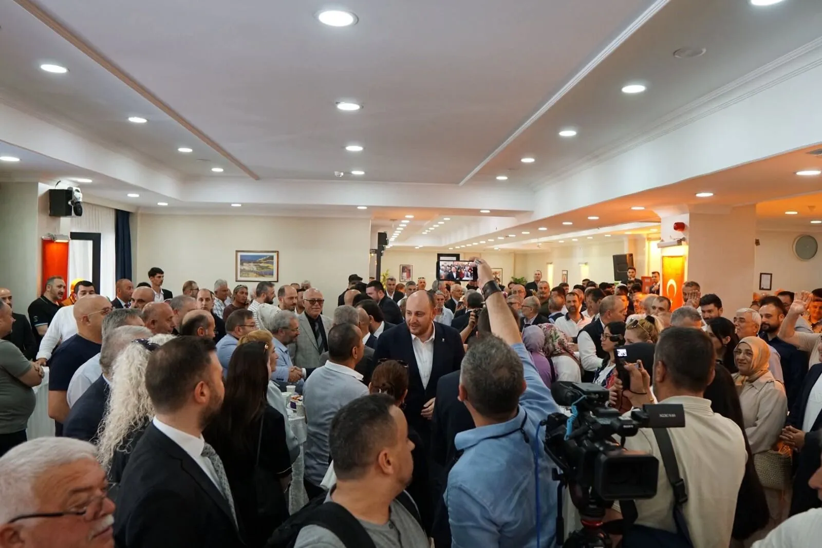 AK Parti Yalova Bayramlaşmasında Gündem Siyaset Oldu: Ahmet Büyükgümüş’ten CHP’ye Sert Eleştiriler 4 AK Parti Yalova Bayramlaşmasında Gündem Siyaset Oldu: Ahmet Büyükgümüş’ten CHP’ye Sert Eleştiriler