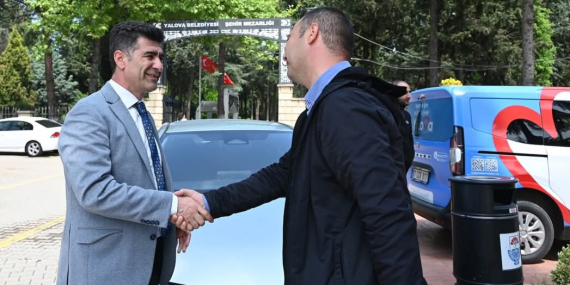 Yalova Belediye Başkan Yardımcısı Mesut Tutuğ’dan Bayram Mesaisindeki Personele Ziyaret 11 Yalova Belediye Başkan Yardımcısı Mesut Tutuğ’dan Bayram Mesaisindeki Personele Ziyaret