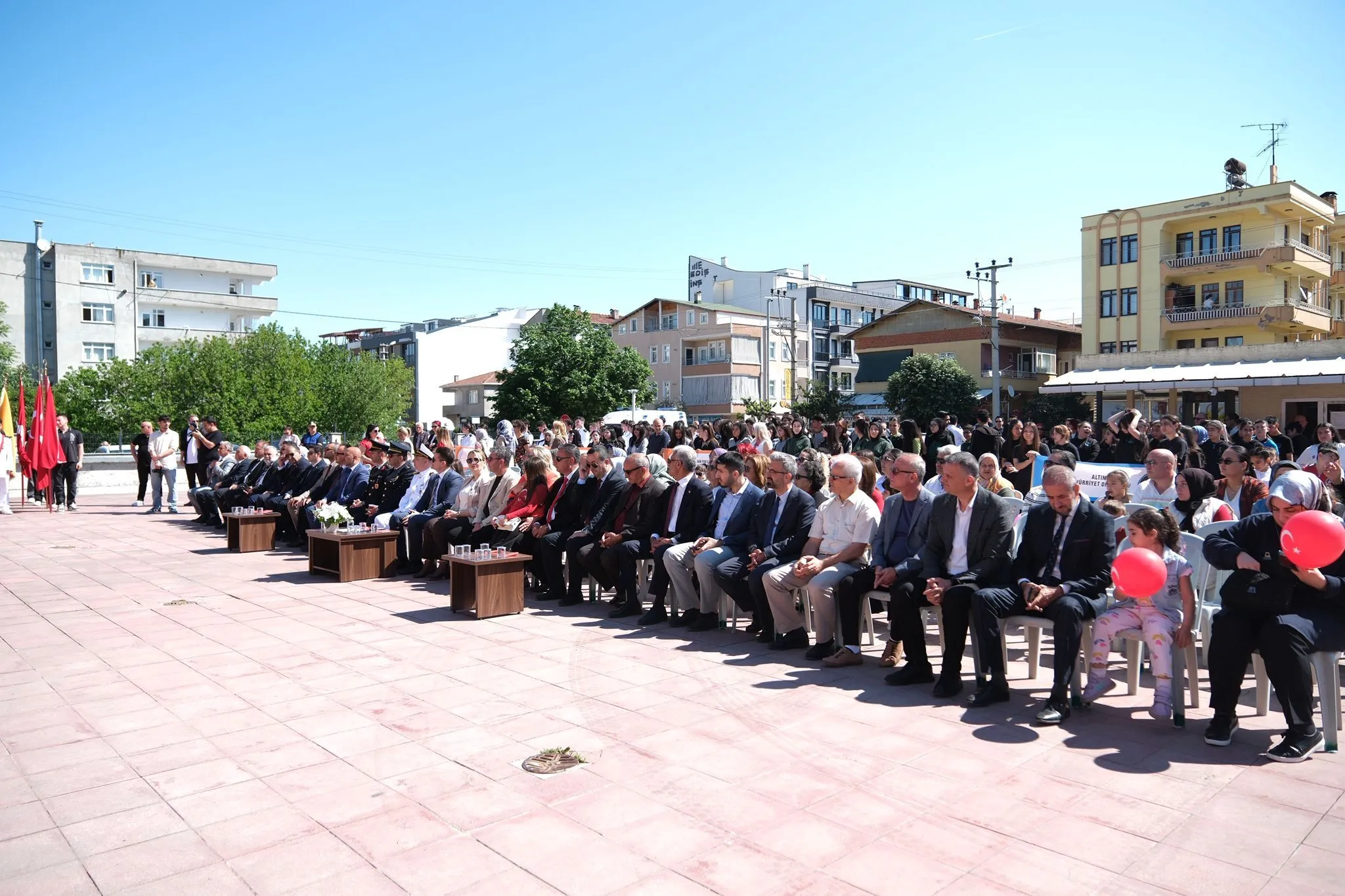 Altınova’da 19 Mayıs Coşkusu: Gençlerin Gösterileri Büyük Alkış Aldı