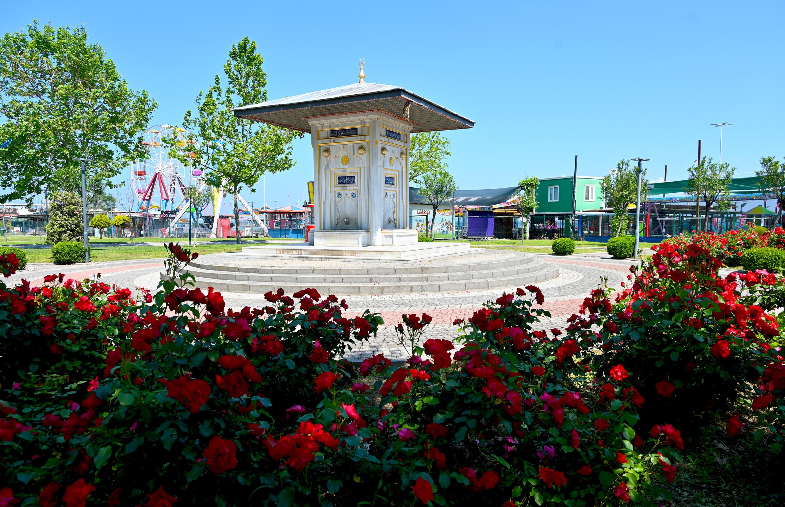 Bayram Öncesi Yeşil Alanlarda Yoğun Mesai: Yalova Belediyesi Park ve Bahçeler Ekipleri Sahada 1 Bayram Öncesi Yeşil Alanlarda Yoğun Mesai: Yalova Belediyesi Park ve Bahçeler Ekipleri Sahada