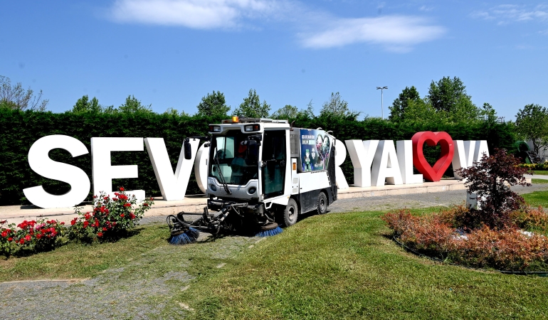 Bayram Öncesi Yeşil Alanlarda Yoğun Mesai: Yalova Belediyesi Park ve Bahçeler Ekipleri Sahada 4 Bayram Öncesi Yeşil Alanlarda Yoğun Mesai: Yalova Belediyesi Park ve Bahçeler Ekipleri Sahada