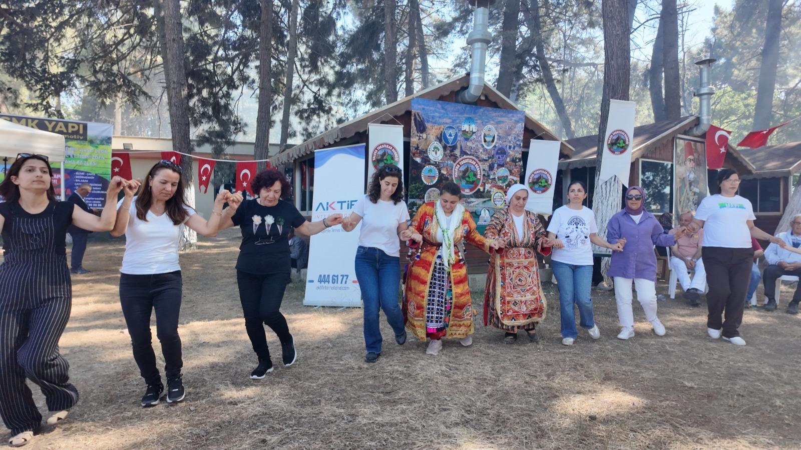 TOKATLILAR YALOVA’DA TEK YÜREK OLDU: BİRLİK, BERABERLİK VE DAYANIŞMA ŞÖLENİNE YOĞUN İLGİ 6 TOKATLILAR YALOVA’DA TEK YÜREK OLDU: BİRLİK, BERABERLİK VE DAYANIŞMA ŞÖLENİNE YOĞUN İLGİ