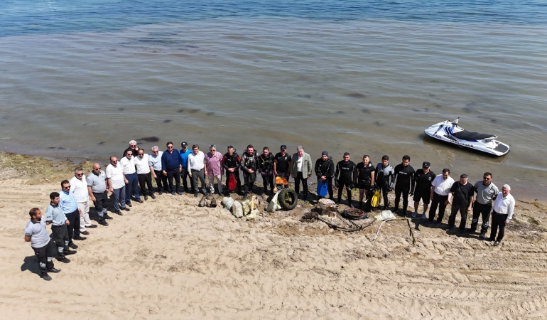 Marmara Denizi İçin Dev Seferberlik: Yalova Üniversitesi ve Kamu Kurumları Deniz Dibi ile Kıyıları Temizledi 1 Marmara Denizi İçin Dev Seferberlik: Yalova Üniversitesi ve Kamu Kurumları Deniz Dibi ile Kıyıları Temizledi