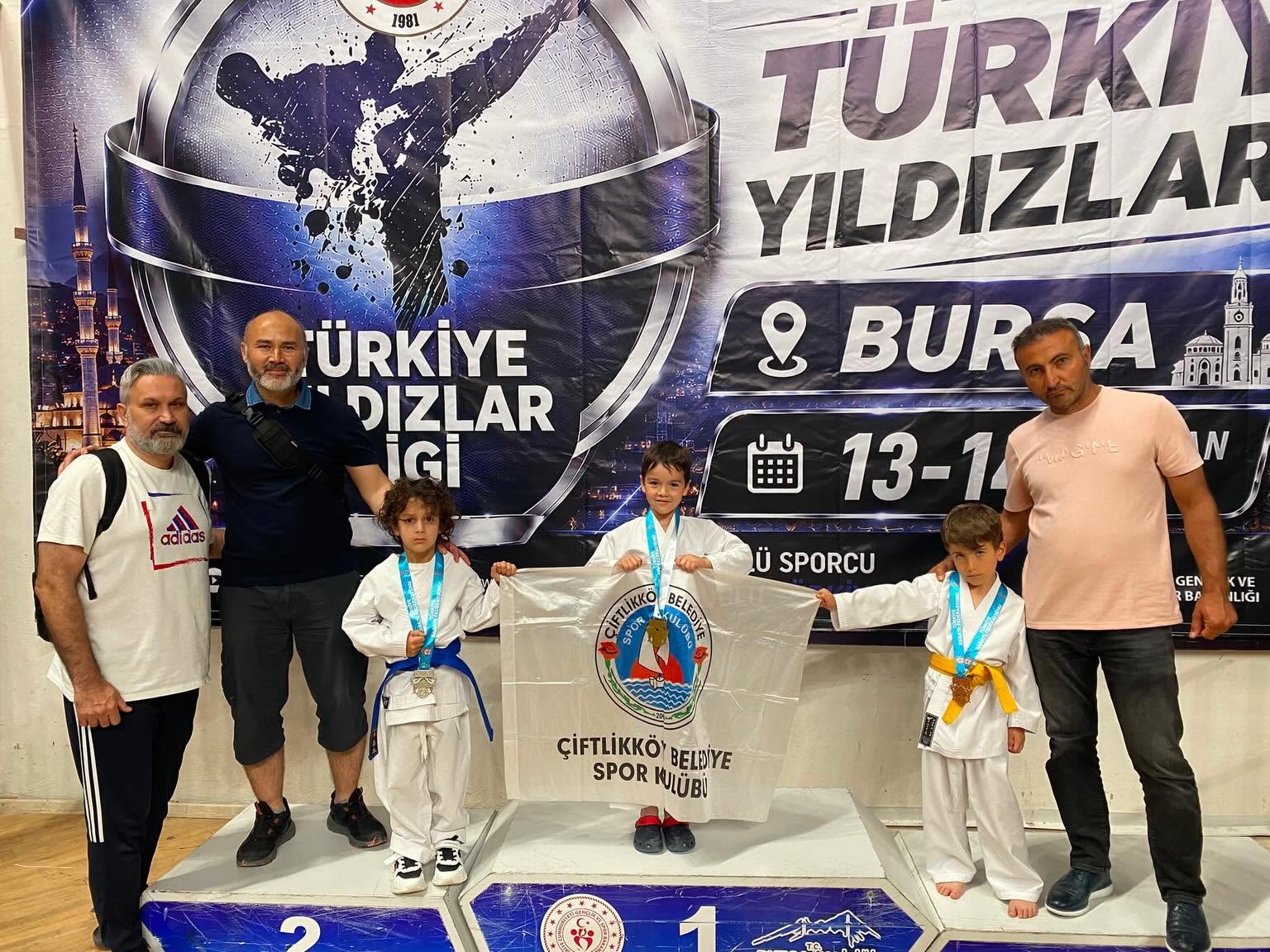 Çiftlikköy Belediyespor Karate Takımı’ndan 26 Madalyalık Büyük Başarı 5 Çiftlikköy Belediyespor Karate Takımı’ndan 26 Madalyalık Büyük Başarı