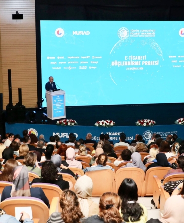 Ordu'da E-Ticareti Güçlendirme Projesi Başladı: Vali Muammer Erol'dan Dijital Dönüşüm ve E-Ticaret Vurgusu