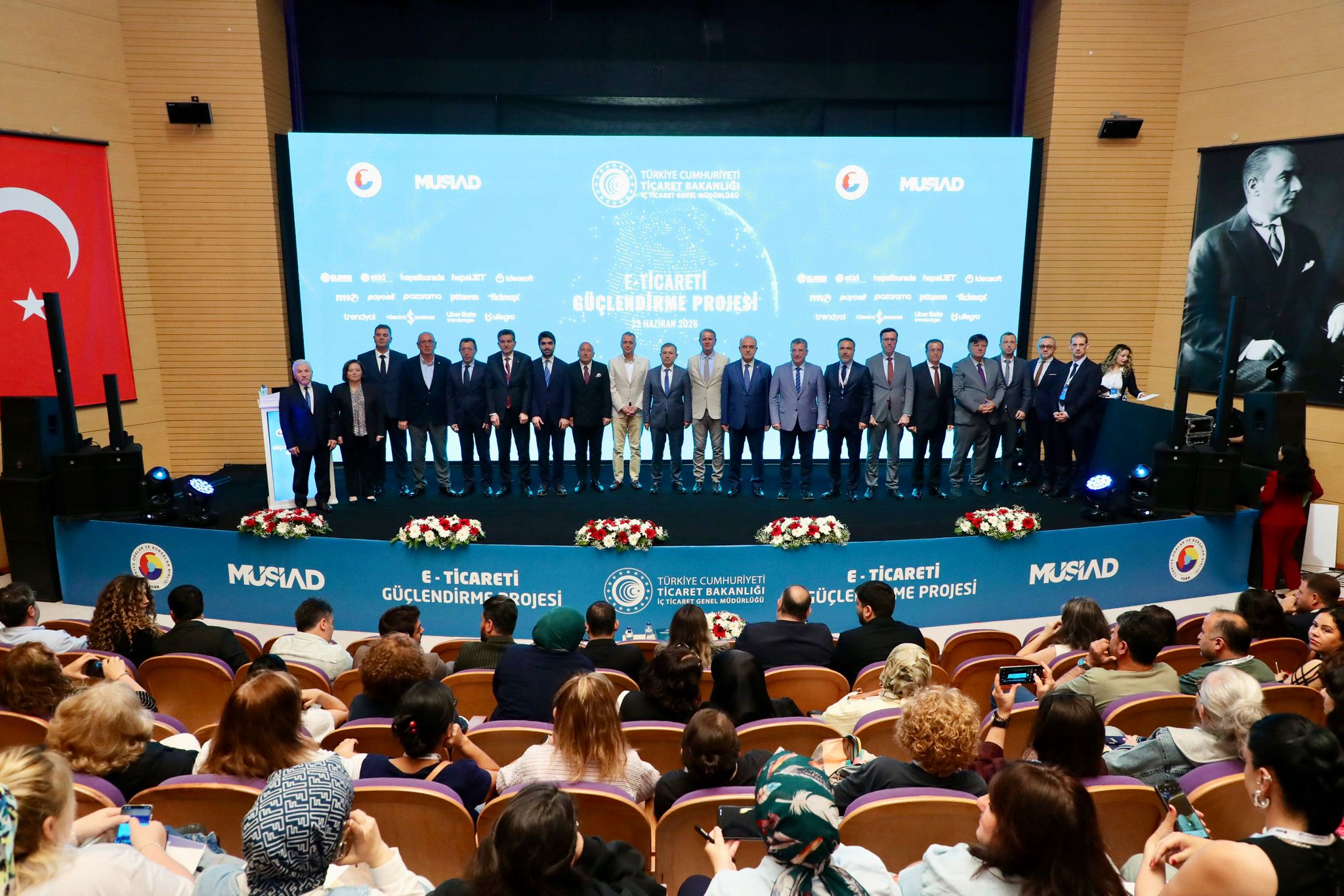 Ordu'da E-Ticareti Güçlendirme Projesi Başladı: Vali Muammer Erol'dan Dijital Dönüşüm ve E-Ticaret Vurgusu