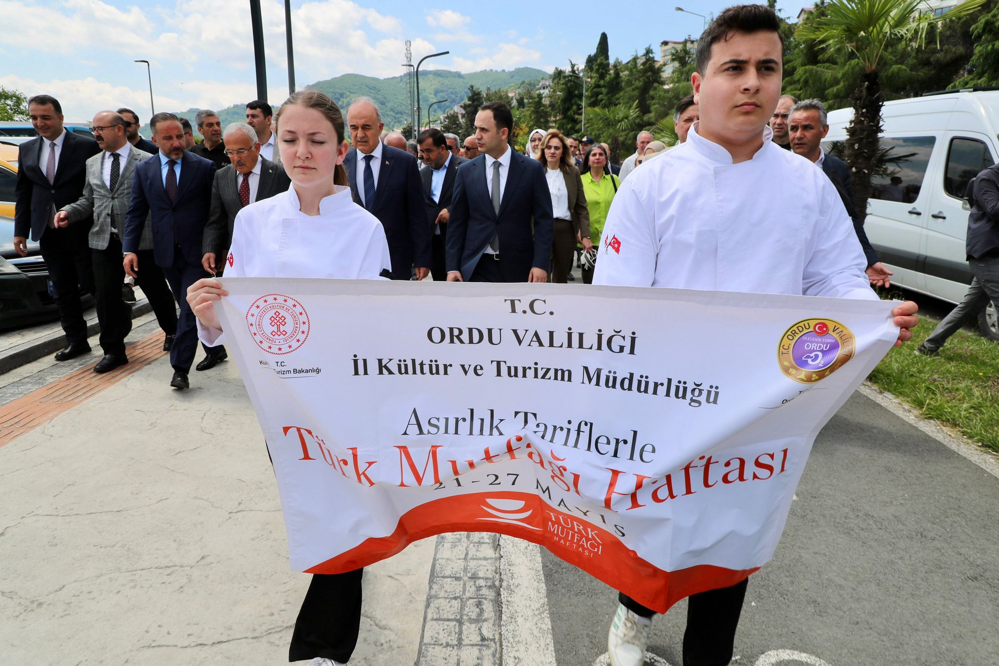 Türk Mutfağı Haftası Ordu’da Coşkuyla Kutlandı: “Bir Sofrada Miras” Teması Büyük İlgi Gördü 6 Türk Mutfağı Haftası Ordu’da Coşkuyla Kutlandı: “Bir Sofrada Miras” Teması Büyük İlgi Gördü