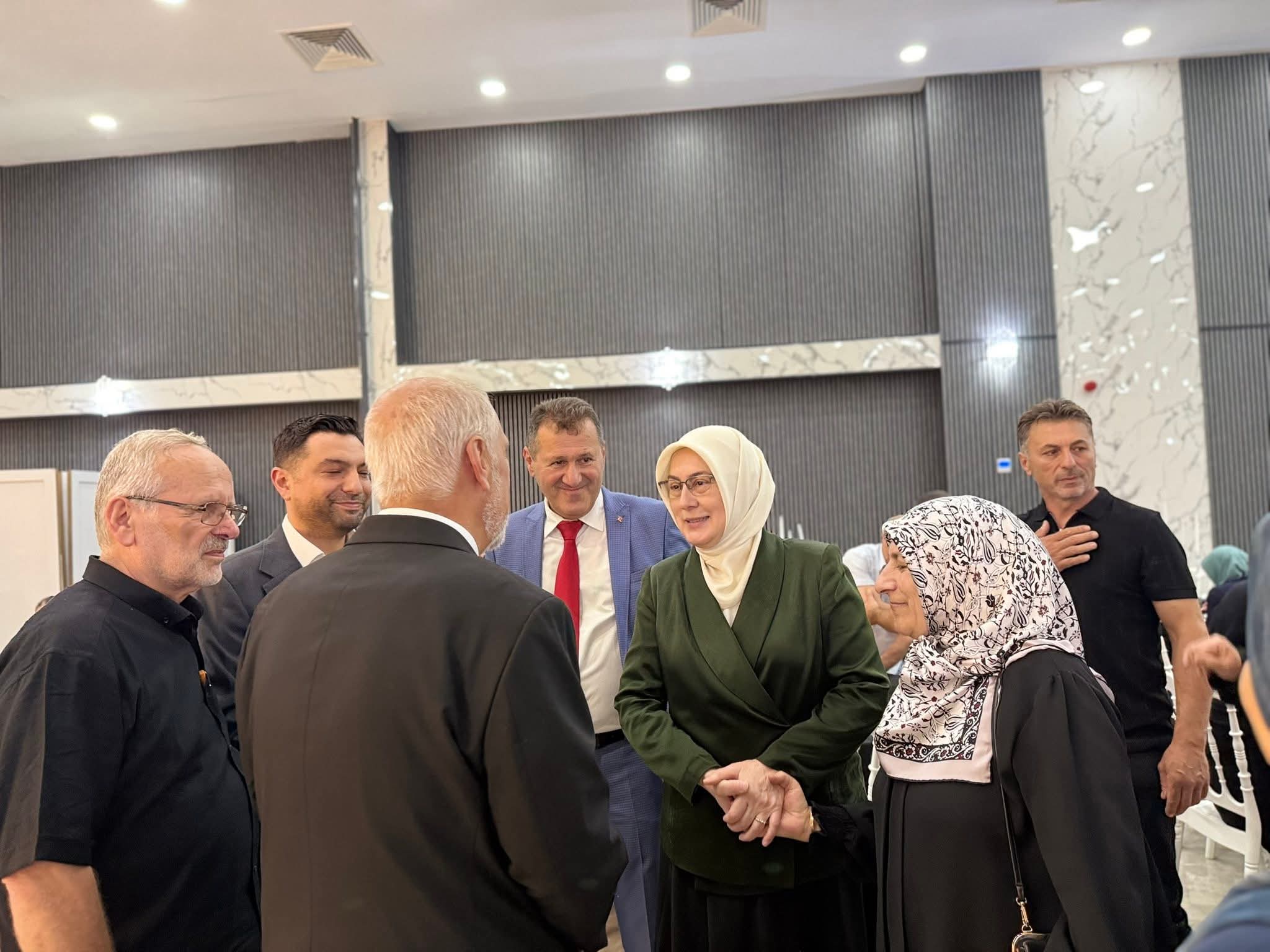AK Parti Yalova Milletvekili Meliha Akyol, Mezuniyet Töreni ve Düğün Programında Vatandaşlarla Buluştu