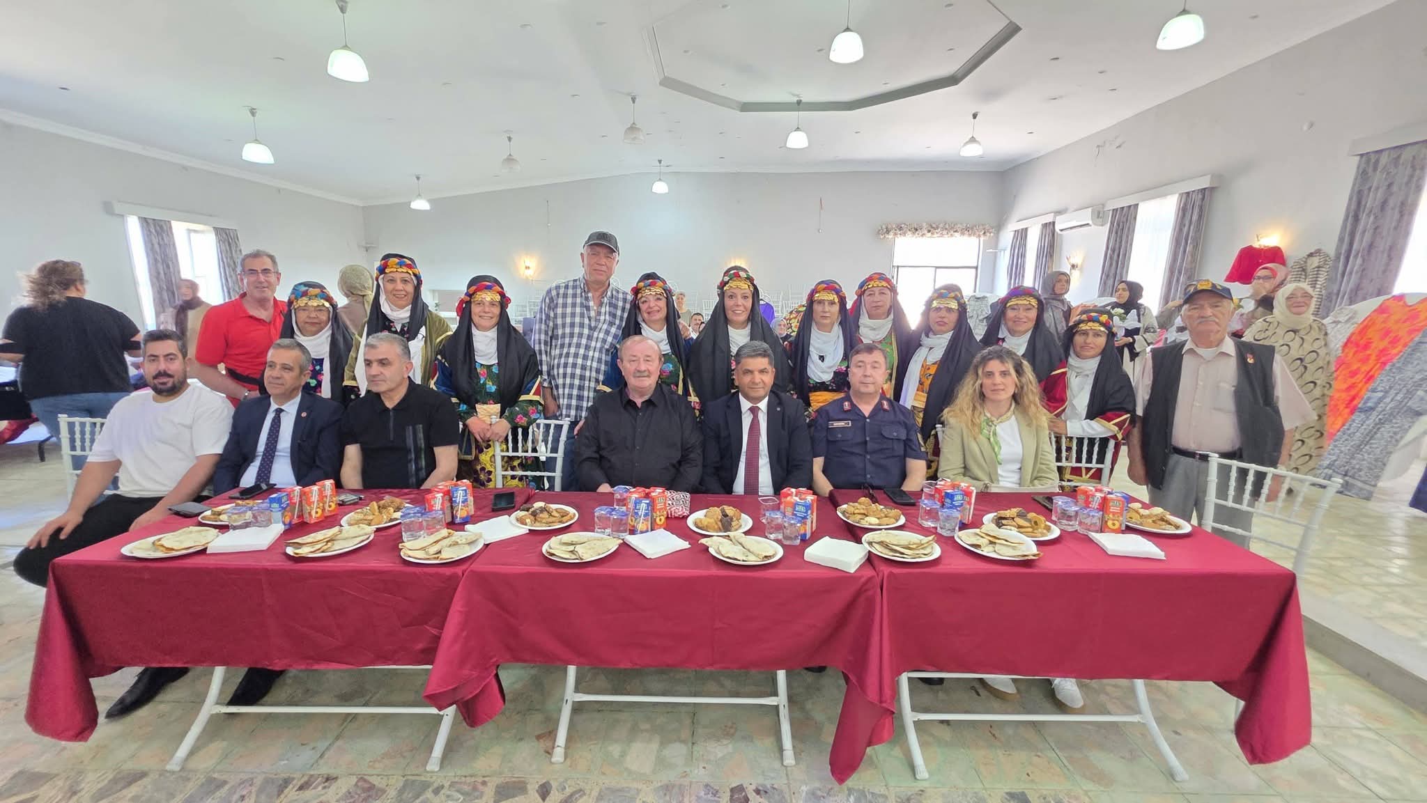 Esenköy’de Hayat Boyu Öğrenme Festivali Coşkusu: Yıl Sonu Sergisi Büyük Beğeni Topladı 8 Esenköy’de Hayat Boyu Öğrenme Festivali Coşkusu: Yıl Sonu Sergisi Büyük Beğeni Topladı