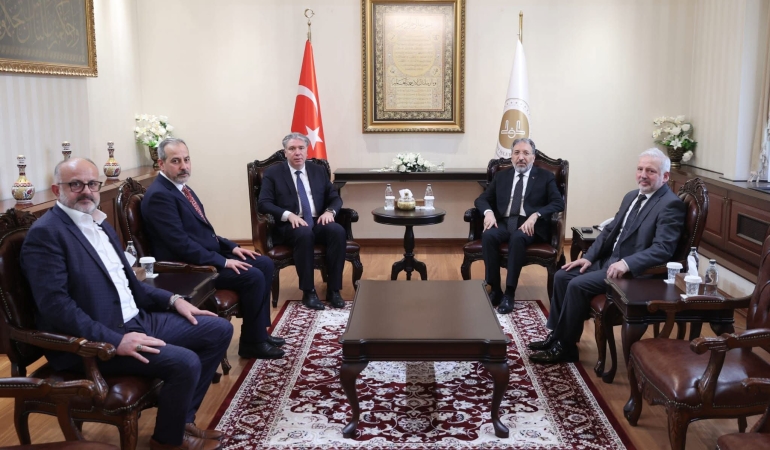 Diyanet İşleri Başkanı Safi Arpaguş’a Yalova Üniversitesi Heyetinden Ziyaret 1 Diyanet İşleri Başkanı Safi Arpaguş’a Yalova Üniversitesi Heyetinden Ziyaret