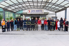 Hastanedeki Tatbikat Gerçeğini Aratmadı: Yalova İtfaiyesi’nden Başarılı Müdahale 10 Hastanedeki Tatbikat Gerçeğini Aratmadı: Yalova İtfaiyesi’nden Başarılı Müdahale