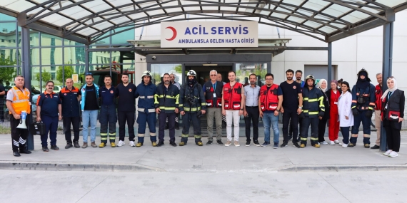Hastanedeki Tatbikat Gerçeğini Aratmadı: Yalova İtfaiyesi’nden Başarılı Müdahale 24 Hastanedeki Tatbikat Gerçeğini Aratmadı: Yalova İtfaiyesi’nden Başarılı Müdahale