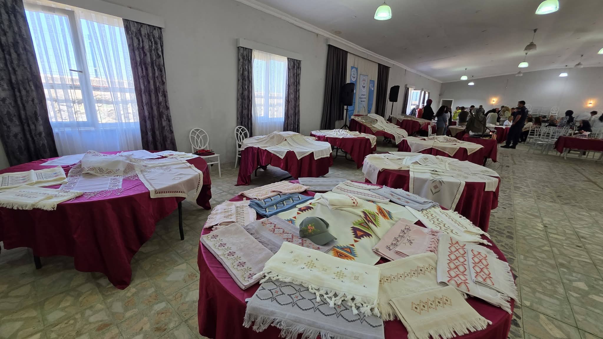 Esenköy’de Hayat Boyu Öğrenme Festivali Coşkusu: Yıl Sonu Sergisi Büyük Beğeni Topladı 9 Esenköy’de Hayat Boyu Öğrenme Festivali Coşkusu: Yıl Sonu Sergisi Büyük Beğeni Topladı