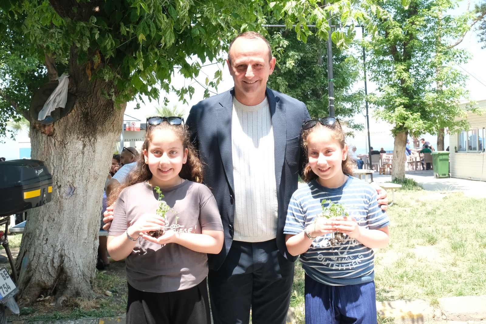 Başkan Yele’den Çiftlikköylülere 40 Bin Fide Desteği