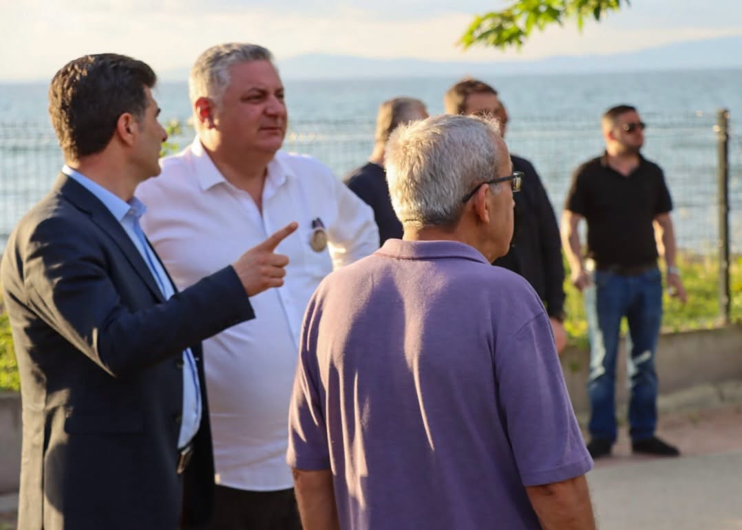 Başkan Mehmet Gürel Kent Turunda Vatandaşların Taleplerini Dinledi 4 Başkan Mehmet Gürel Kent Turunda Vatandaşların Taleplerini Dinledi