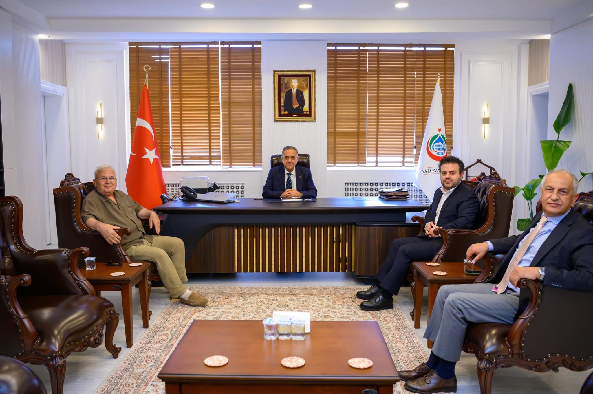 Yalova’da Yoğun Diplomasi Trafiği: Vali Ahmet Hamdi Usta’ya Önemli Ziyaretler: 9 Yalova’da Yoğun Diplomasi Trafiği: Vali Ahmet Hamdi Usta’ya Önemli Ziyaretler ve Eğitim Programında Kritik Mesajlar