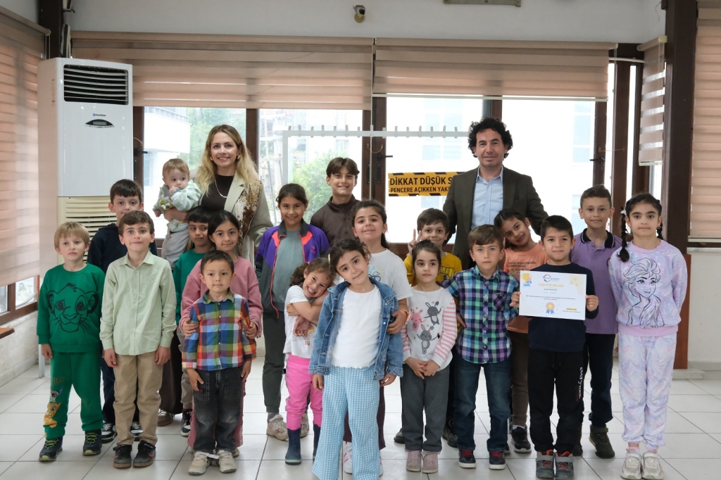 Çiftlikköy’de Minik Akıl ve Zeka Kursiyerleri Sertifikalarına Kavuştu