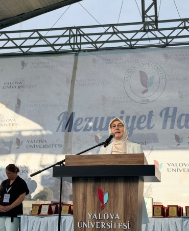AK Parti Yalova Milletvekili Meliha Akyol, Mezuniyet Töreni ve Düğün Programında Vatandaşlarla Buluştu