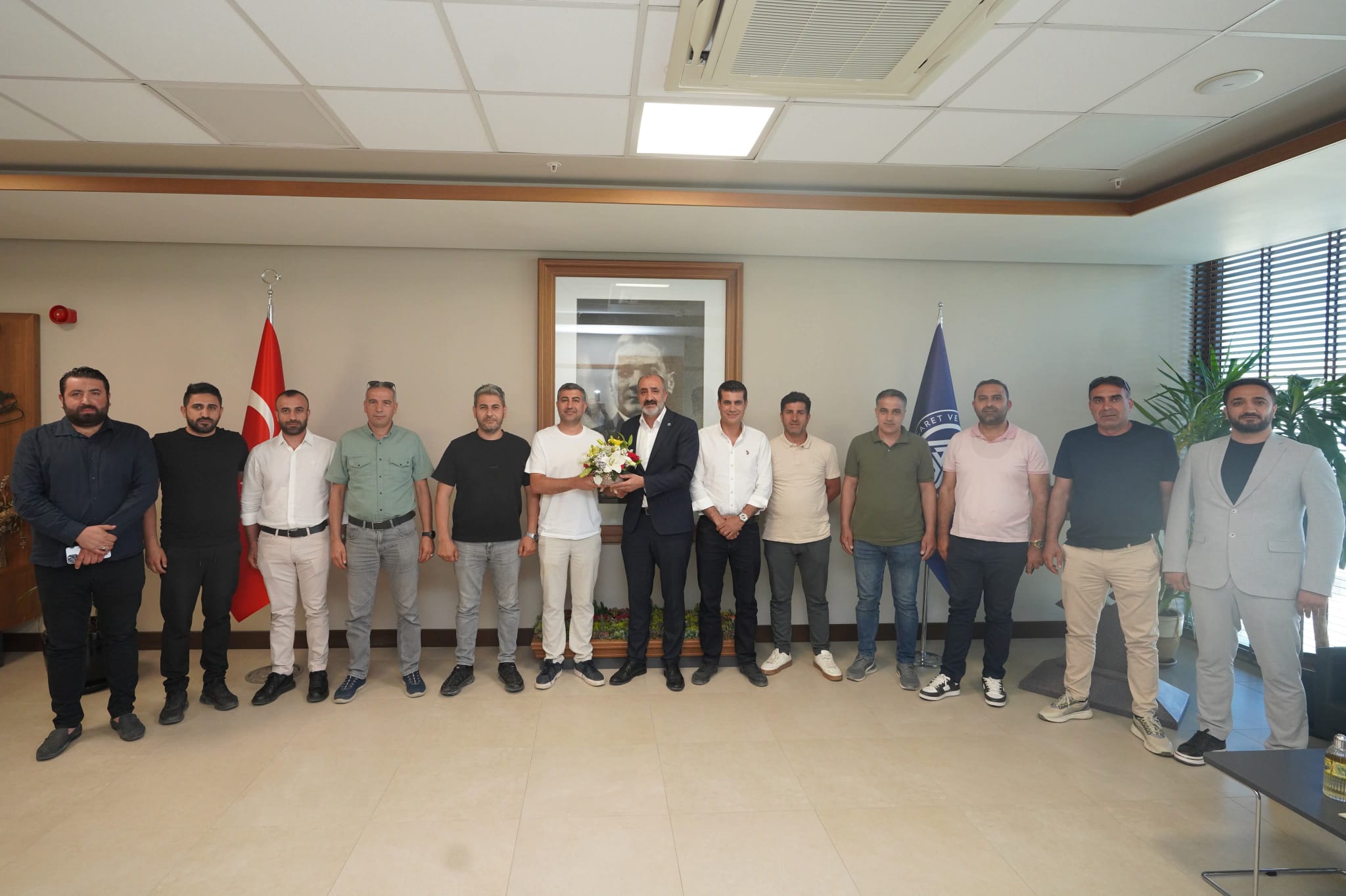YTSO’dan Yoğun Diplomasi Trafiği: Bölgesel İş Birliği, Kivi Festivali, Sektörel Buluşmalar ve 2050 Vizyonu Masaya Yatırıldı 7 YTSO’dan Yoğun Diplomasi Trafiği: Bölgesel İş Birliği, Kivi Festivali, Sektörel Buluşmalar ve 2050 Vizyonu Masaya Yatırıldı