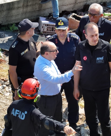 YALOVA AFAD EKİPLERİ DÜZCE MERKEZLİ 7,2 BÜYÜKLÜĞÜNDEKİ BÖLGESEL DEPREM TATBİKATINDA GÖREV ALDI