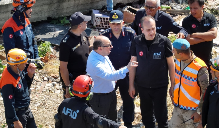 YALOVA AFAD EKİPLERİ DÜZCE MERKEZLİ 7,2 BÜYÜKLÜĞÜNDEKİ BÖLGESEL DEPREM TATBİKATINDA GÖREV ALDI 6 YALOVA AFAD EKİPLERİ DÜZCE MERKEZLİ 7,2 BÜYÜKLÜĞÜNDEKİ BÖLGESEL DEPREM TATBİKATINDA GÖREV ALDI