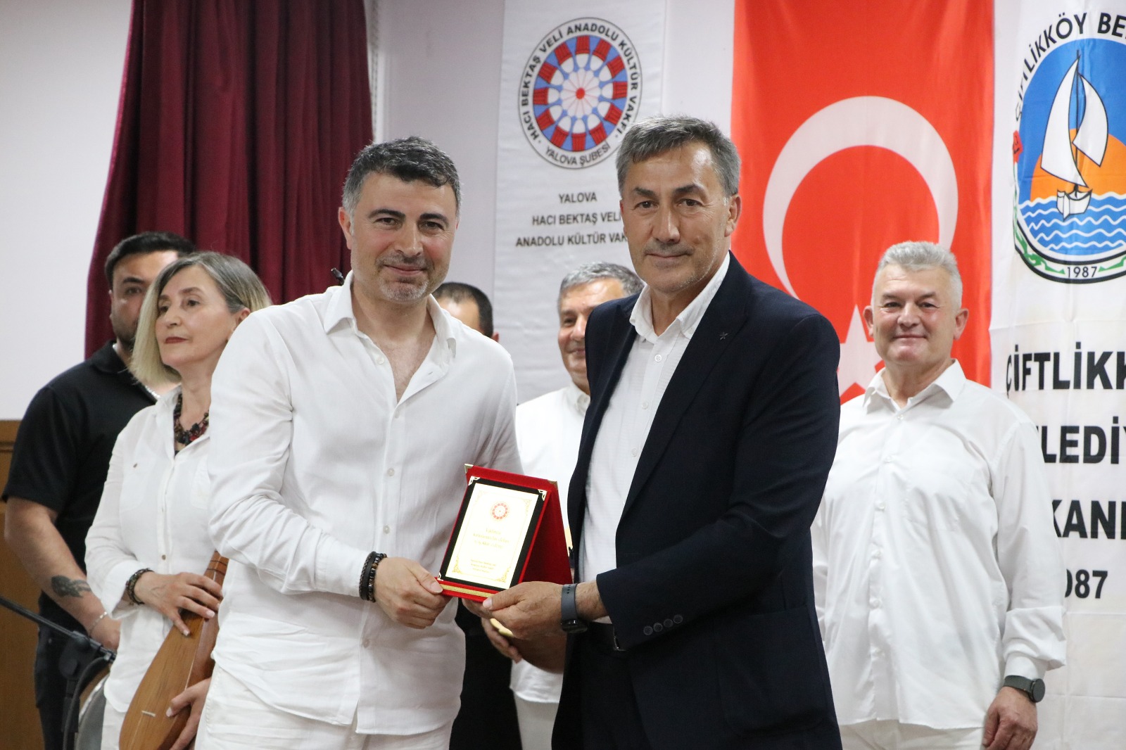 Çiftlikköy’de Türküler “Tenburnâme” Konseriyle Can Buldu 5 Çiftlikköy’de Türküler “Tenburnâme” Konseriyle Can Buldu