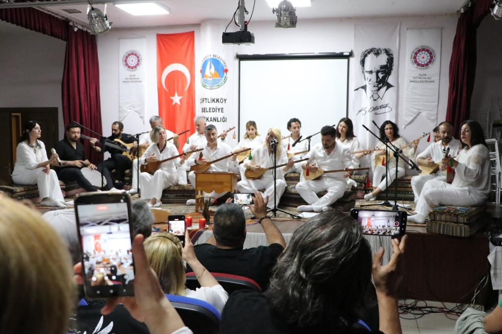 Çiftlikköy’de Türküler “Tenburnâme” Konseriyle Can Buldu