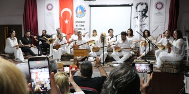 Çiftlikköy’de Türküler “Tenburnâme” Konseriyle Can Buldu 70 Çiftlikköy’de Türküler “Tenburnâme” Konseriyle Can Buldu