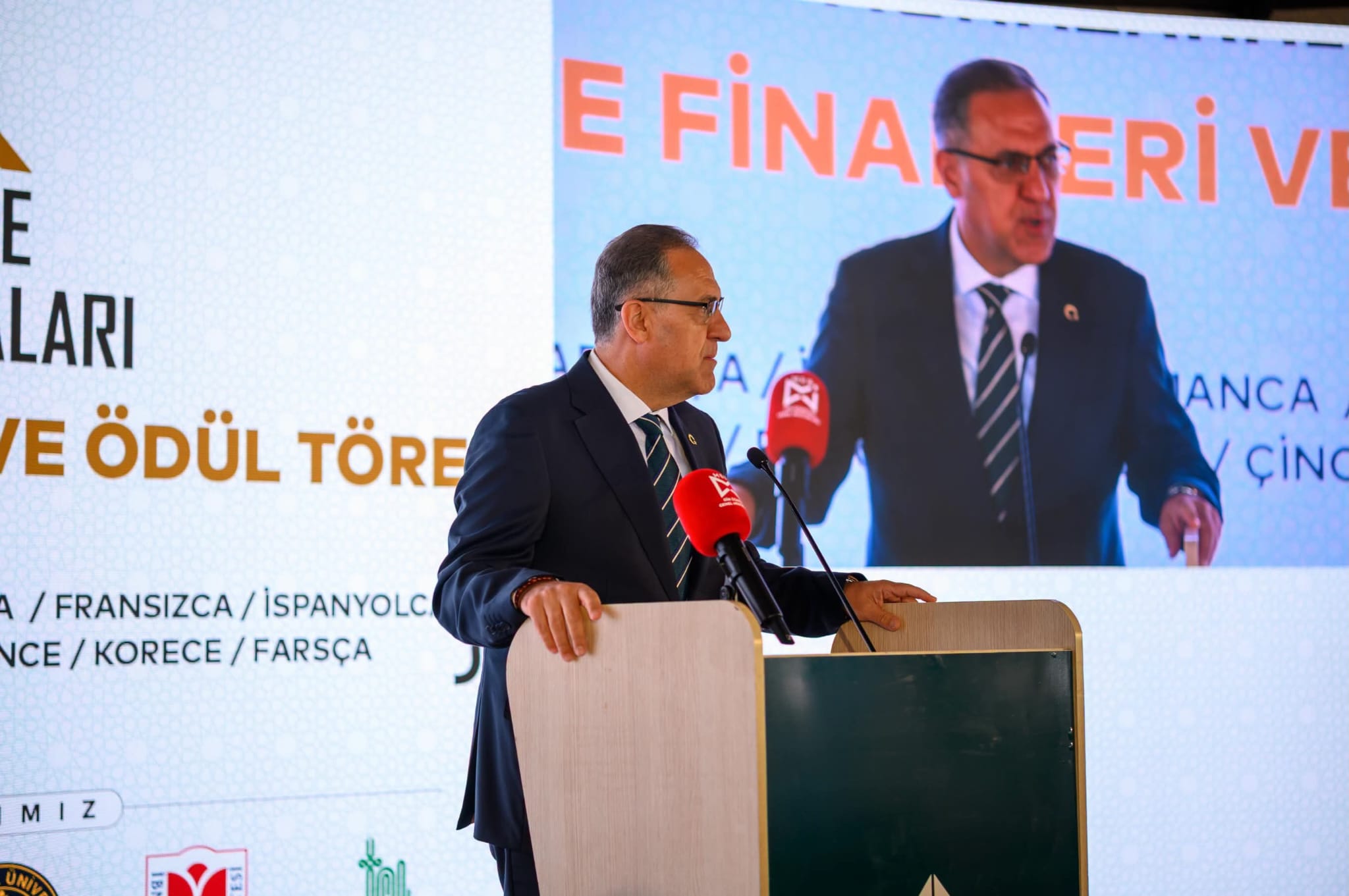 Yalova’da 9. Türkiye Münazaraları Ödül Töreni Düzenlendi: Başarılı Öğrencilere Ödülleri Takdim Edildi 7 Yalova’da 9. Türkiye Münazaraları Ödül Töreni Düzenlendi: Başarılı Öğrencilere Ödülleri Takdim Edildi