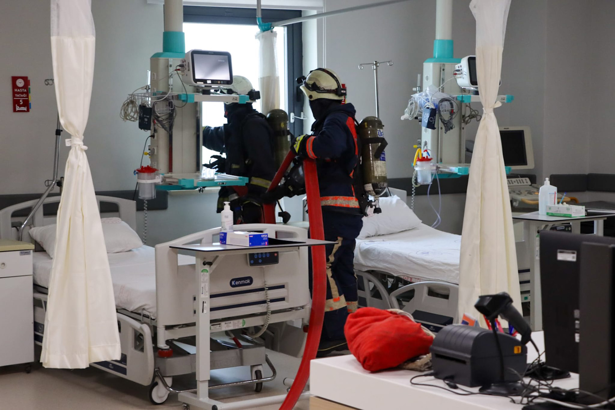 Hastanedeki Tatbikat Gerçeğini Aratmadı: Yalova İtfaiyesi’nden Başarılı Müdahale 7 Hastanedeki Tatbikat Gerçeğini Aratmadı: Yalova İtfaiyesi’nden Başarılı Müdahale