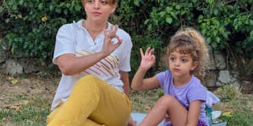 Anne ve Çocuklar Yalova Belediyesi'nin Yoga Etkinliğinde Buluştu 44 Anne ve Çocuklar Yalova Belediyesi'nin Yoga Etkinliğinde Buluştu