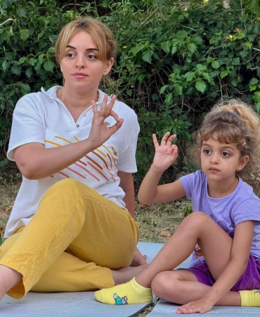Anne ve Çocuklar Yalova Belediyesi'nin Yoga Etkinliğinde Buluştu 7 Anne ve Çocuklar Yalova Belediyesi'nin Yoga Etkinliğinde Buluştu