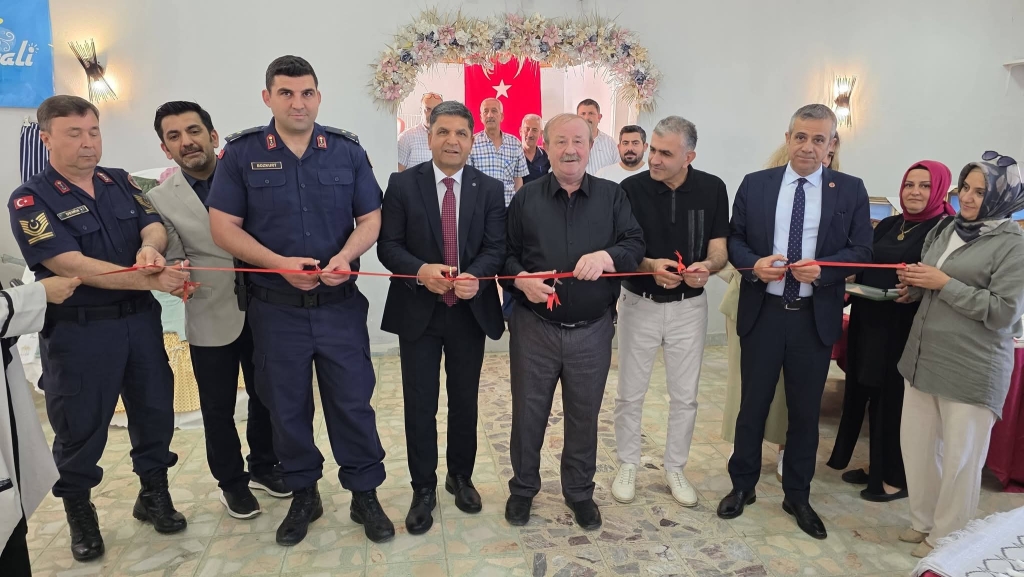 Esenköy’de Hayat Boyu Öğrenme Festivali Coşkusu: Yıl Sonu Sergisi Büyük Beğeni Topladı